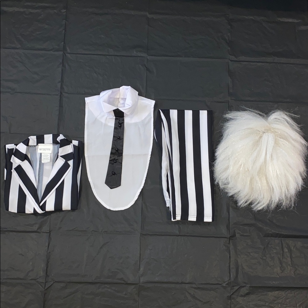 Beetlejuice Halloween Costume for Boys in Size M - Picture 4 of 8